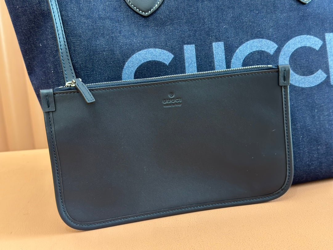 {Style No: N29C6Q1F} LARGE TOTISSIMA REVERSIBLE TOTE 30.5 IN DARK BLUE DENIM ONE SIDE BEIGE AND BLUE CALFSKIN ON THE OTHER - Image 8