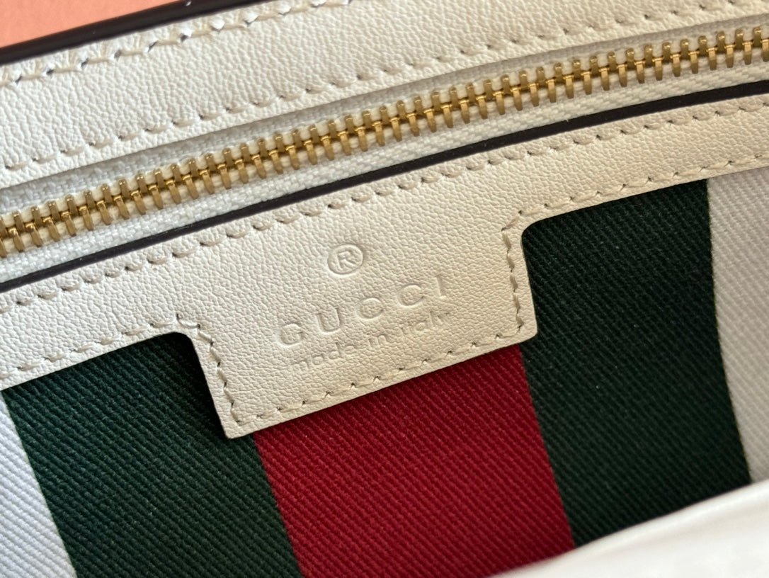 {Style No: H69Y41CI} EMBLEM WALLET GG MONOGRAM 20 IN BEIGE AND WHITE SMOOTH CALFSKIN - Image 7