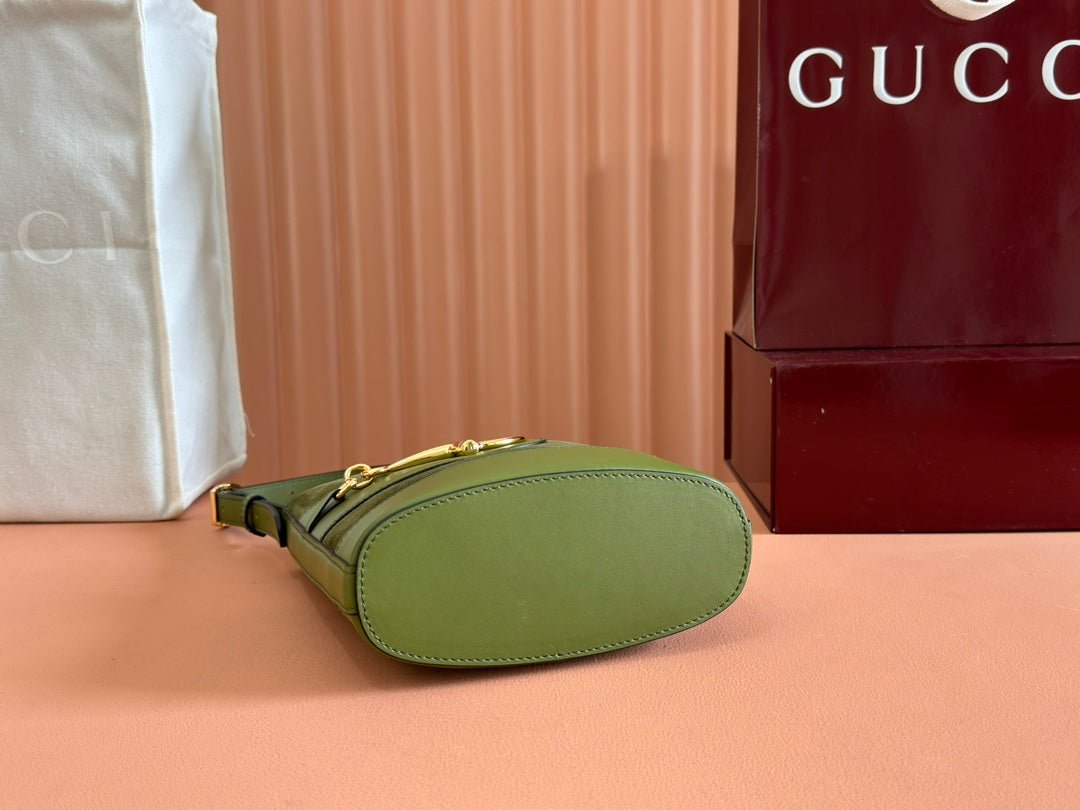 {Style No: OTGX9L53} 73 SMALL BUCKET BAG 20 IN GREEN SOFT SUEDE AND CALFSKIN - Image 6
