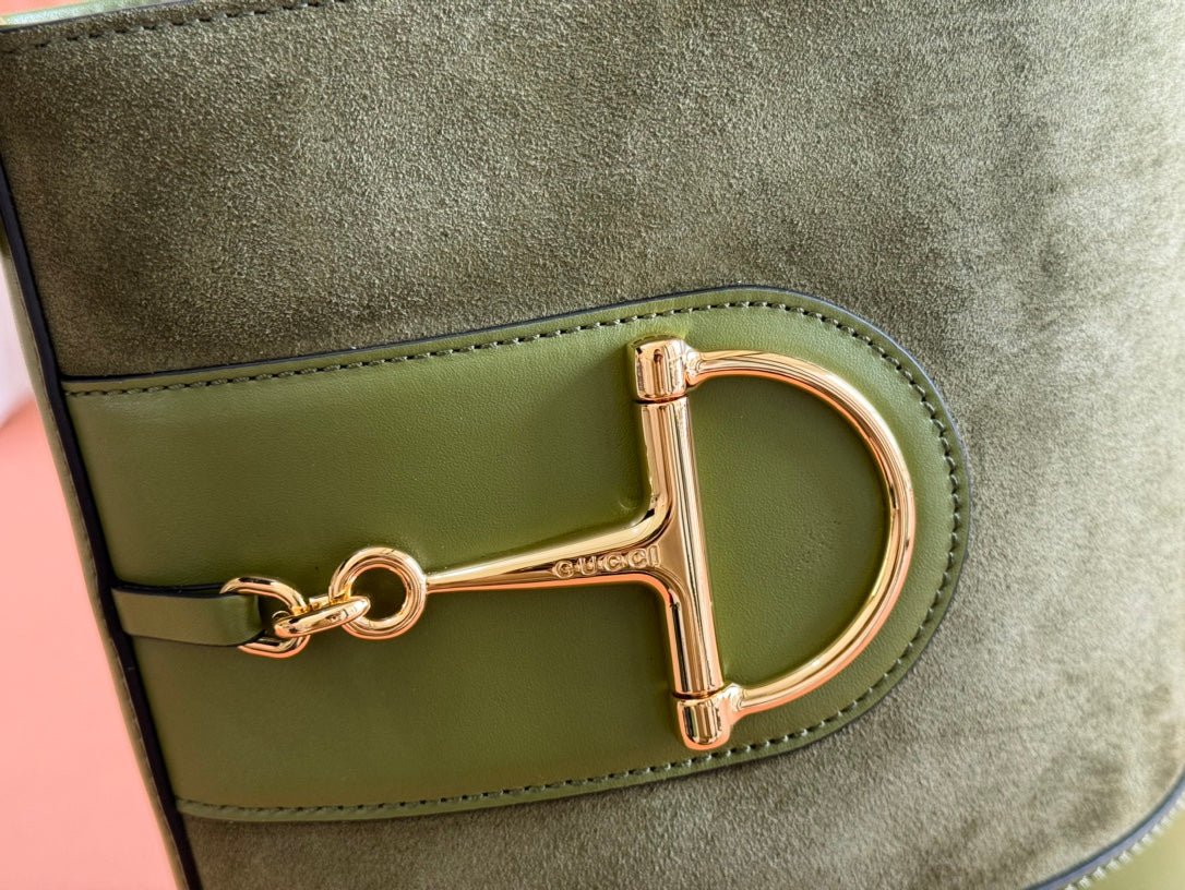 {Style No: OTGX9L53} 73 SMALL BUCKET BAG 20 IN GREEN SOFT SUEDE AND CALFSKIN - Image 7