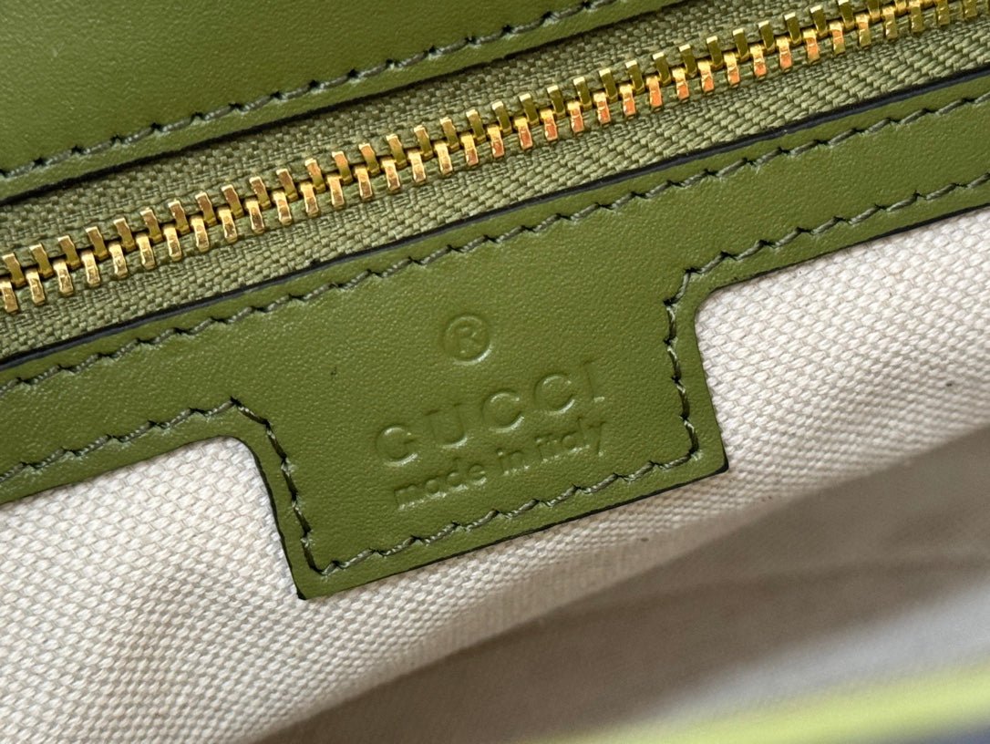 {Style No: OTGX9L53} 73 SMALL BUCKET BAG 20 IN GREEN SOFT SUEDE AND CALFSKIN - Image 8