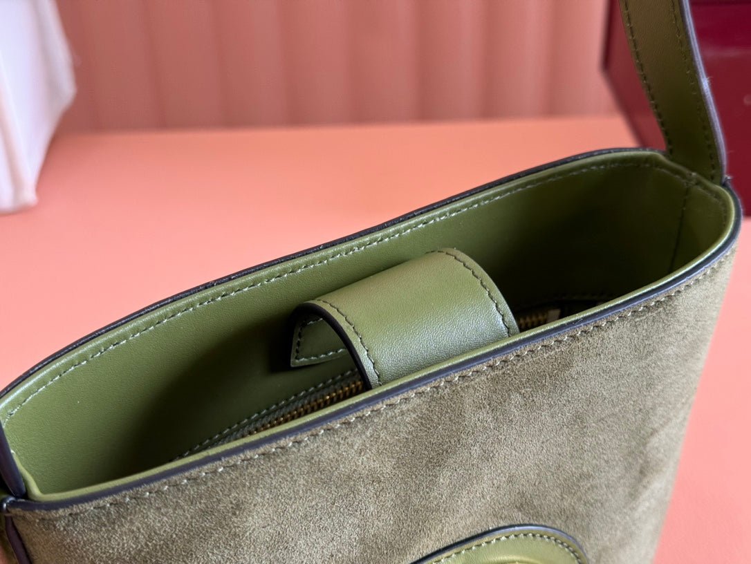 {Style No: OTGX9L53} 73 SMALL BUCKET BAG 20 IN GREEN SOFT SUEDE AND CALFSKIN - Image 9