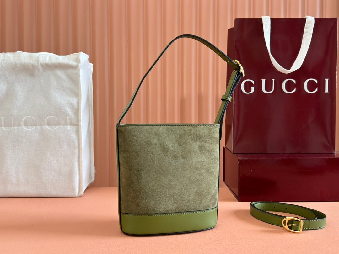 {Style No: OTGX9L53} 73 SMALL BUCKET BAG 20 IN GREEN SOFT SUEDE AND CALFSKIN - Image 3