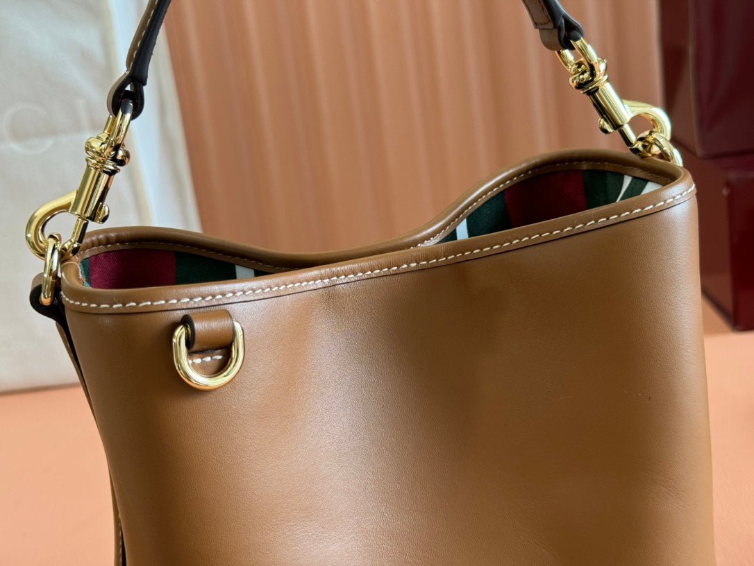 {Style No: LSMM15R4} EMBLEM SMALL BUCKET BAG 19 IN BROWN SMOOTH CALFSKIN - Image 4