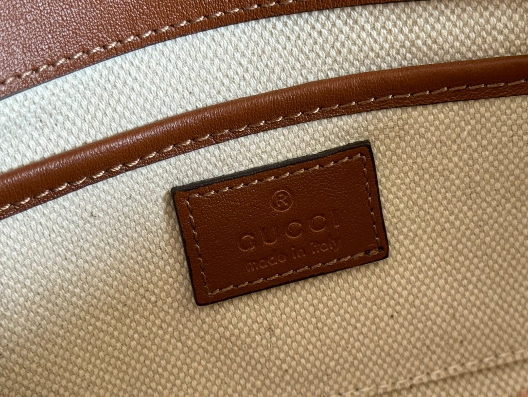{Style No: 2OLJ45KT} SMALL HORSEBIT 1955 SHOULDER BAG 22.6 IN BEIGE/EBONY GG WITH BROWN CALFSKIN TRIM - Image 4