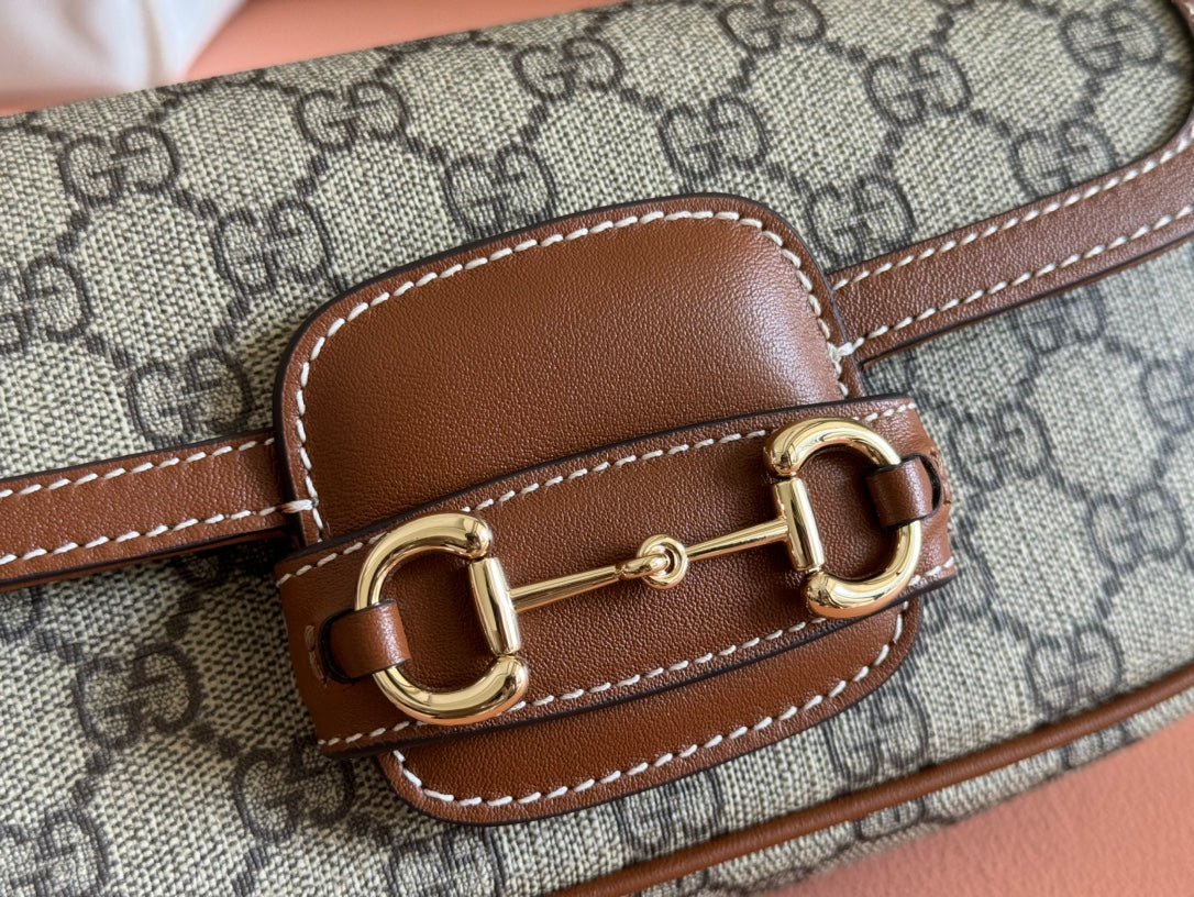 {Style No: 2OLJ45KT} SMALL HORSEBIT 1955 SHOULDER BAG 22.6 IN BEIGE/EBONY GG WITH BROWN CALFSKIN TRIM - Image 8