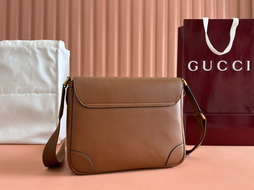 {Style No: CW92IJK3} MEDIUM EMBLEM CROSSBODY BAG 29 IN BROWN CALFSKIN - Image 2
