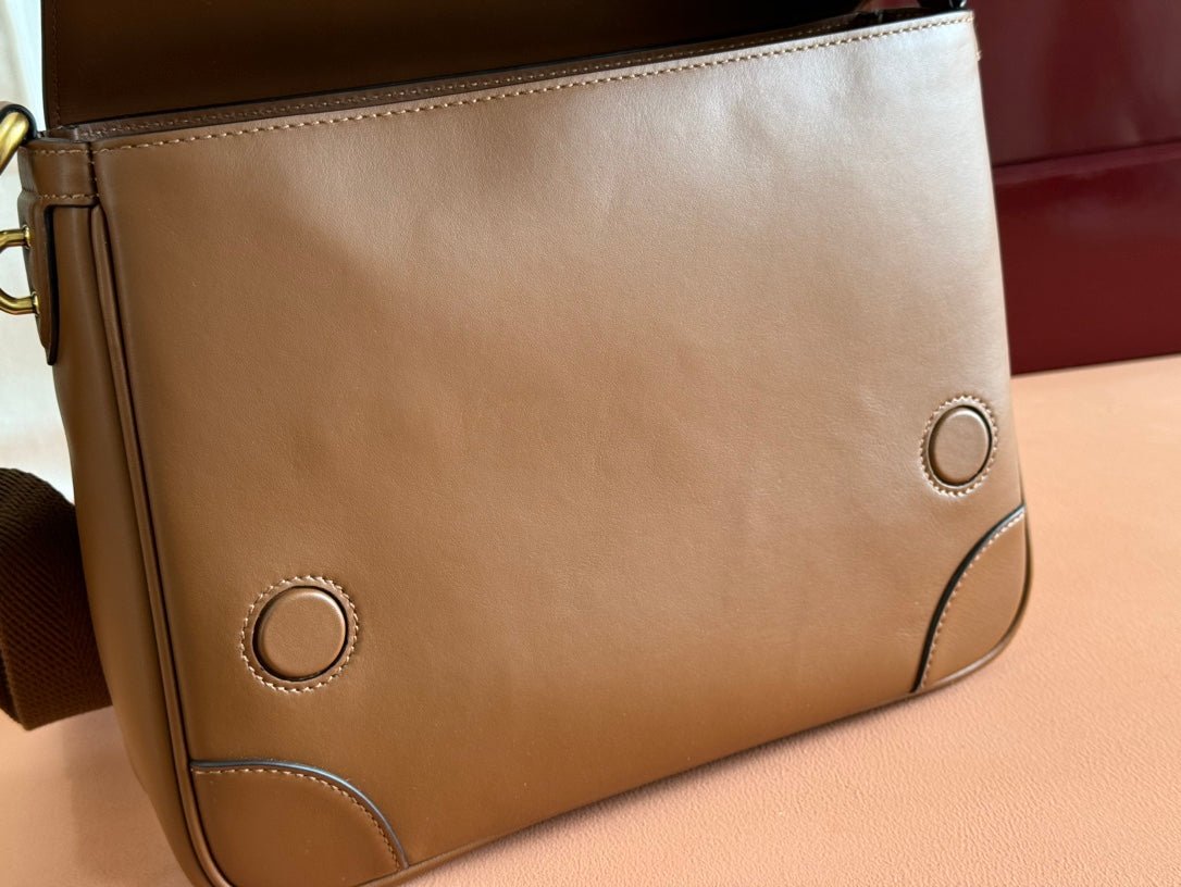 {Style No: CW92IJK3} MEDIUM EMBLEM CROSSBODY BAG 29 IN BROWN CALFSKIN - Image 8