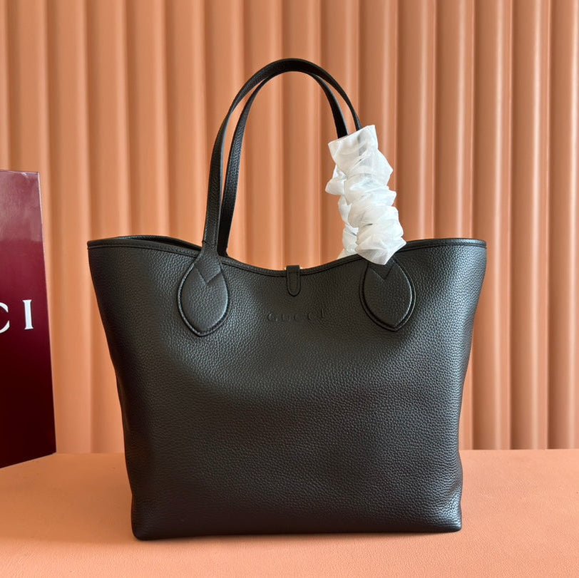 {Style No: 3FA7PEJL} MEDIUM TOTISSIMA REVERSIBLE TOTE BAG 30 IN BLACK CALFSKIN BEIGE AND BROWN GG CANVAS ON SIDE