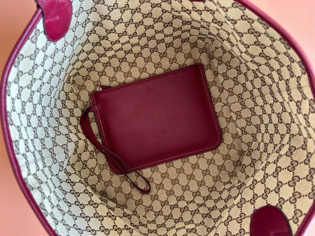 {Style No: JW5R2DZU} MEDIUM TOTISSIMA REVERSIBLE TOTE BAG 30 IN ROSSO ANCORA RED CALFSKIN BEIGE AND BROWN GG CANVAS ON SIDE - Image 9