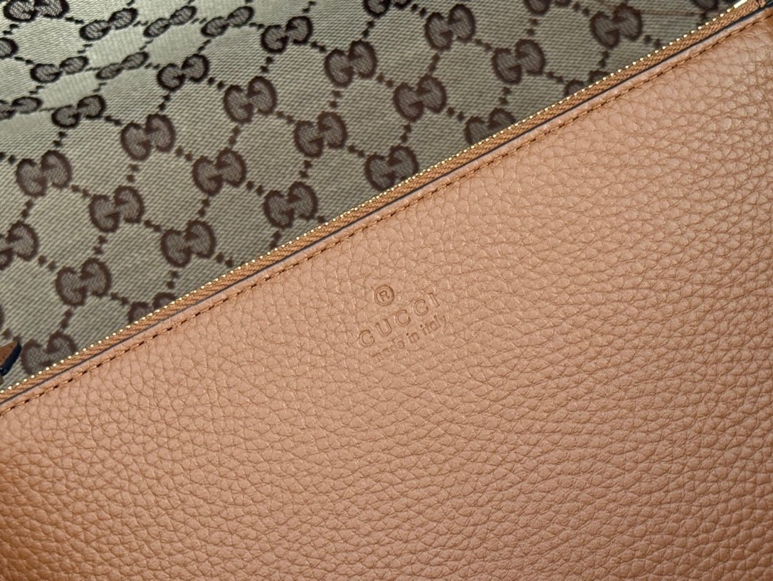 {Style No: I3BKDUCT} MEDIUM TOTISSIMA REVERSIBLE TOTE BAG 30 IN BROWN CALFSKIN BEIGE AND BROWN GG CANVAS ON SIDE - Image 5