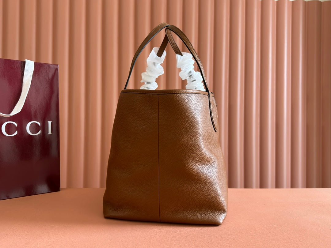{Style No: I3BKDUCT} MEDIUM TOTISSIMA REVERSIBLE TOTE BAG 30 IN BROWN CALFSKIN BEIGE AND BROWN GG CANVAS ON SIDE - Image 7