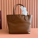 {Style No: I3BKDUCT} MEDIUM TOTISSIMA REVERSIBLE TOTE BAG 30 IN BROWN CALFSKIN BEIGE AND BROWN GG CANVAS ON SIDE