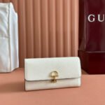 {Style No: H2KJMR1C} SOFTBIT CONTINENTAL WALLET 19 IN WHITE GRAINY CALFSKIN GOLD HARDWARE