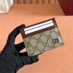 {Style No: MB7FRVOP} GG CARD CASE 10 IN BEIGE AND RED GG CALFSKIN