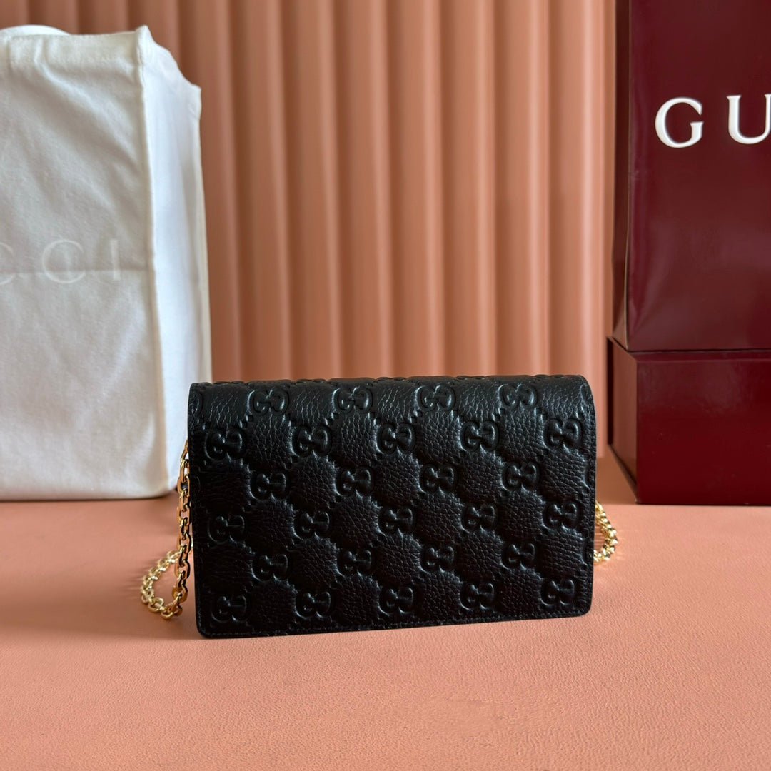{Style No: 5D4TENN2} EMBLEM WALLET ON CHAIN 20 IN BLACK SMOOTH GG CALFSKIN