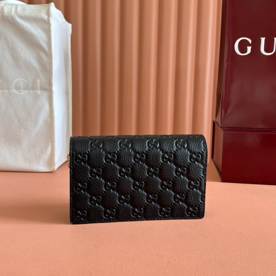 {Style No: 5D4TENN2} EMBLEM WALLET ON CHAIN 20 IN BLACK SMOOTH GG CALFSKIN - Image 2