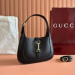 {Style No: 7HTAHVDF} JACKIE SMALL SHOULDER BAG 27 IN BLACK CALFSKIN GOLD HARDWARE