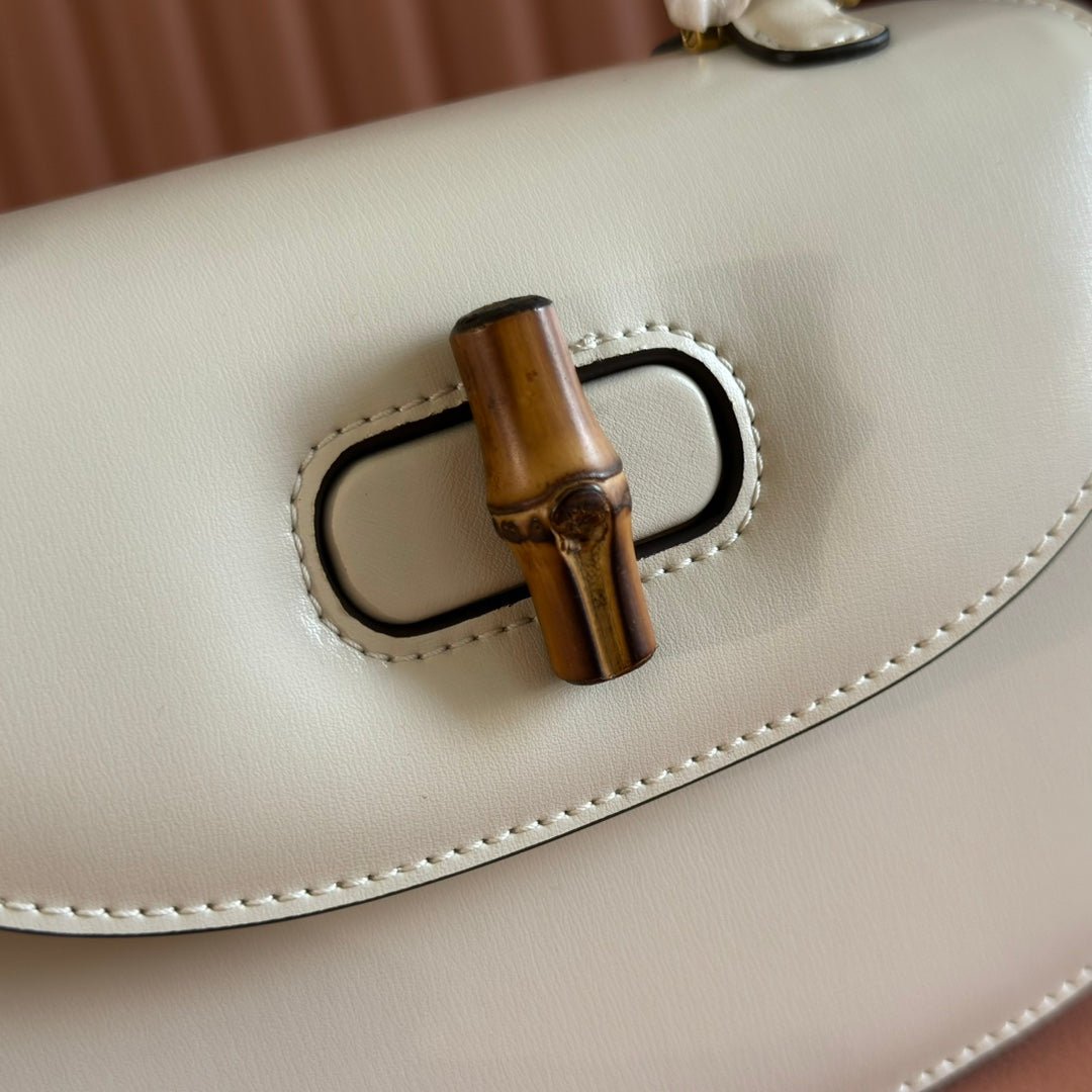 {Style No: D3E3I3VM} GUCCI BAMBOO MINI BAG 21 WHITE IN CALFSKIN - Image 7