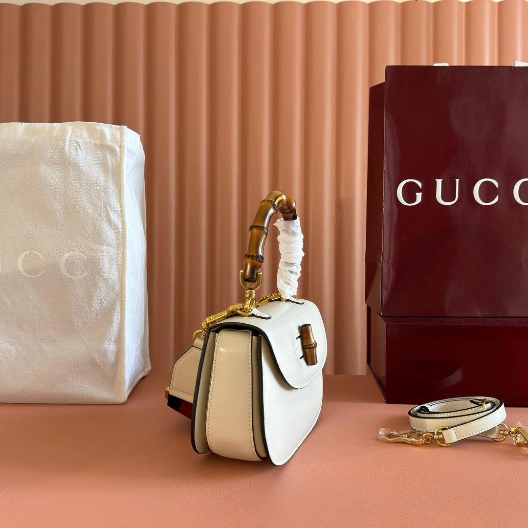 {Style No: D3E3I3VM} GUCCI BAMBOO MINI BAG 21 WHITE IN CALFSKIN - Image 3