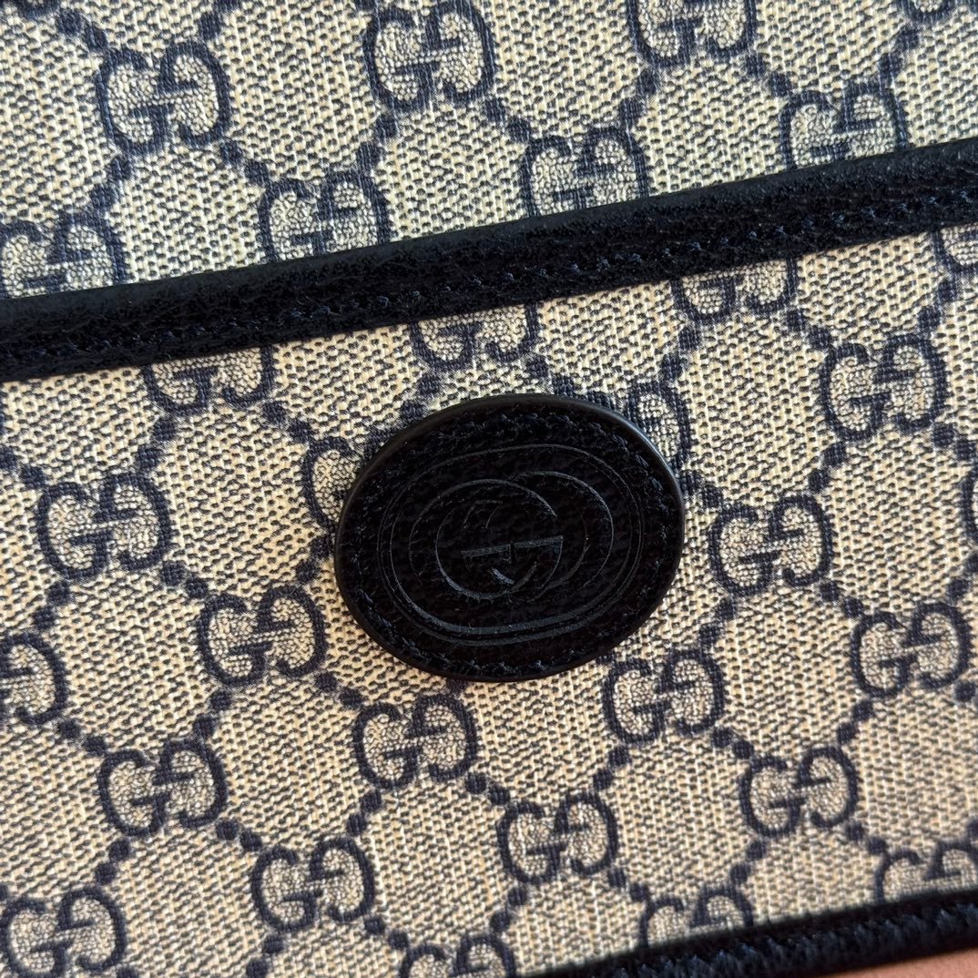 {Style No: D2AHBKTE} GUCCI MINI BAG 22 BLACK WITH INTERLOCKING G IN CANVAS - Image 7