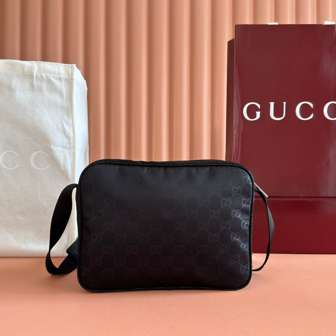 {Style No: E3G1GBCI} GUCCI NEXUS SMALL CROSSBODY BAG 37 IN BLACK NYLON - Image 2
