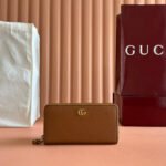 {Style No: R1PZYHKL} GG 25S MARMONT WALLET 19 IN BROWN CALFSKIN GOLD HARDWARE