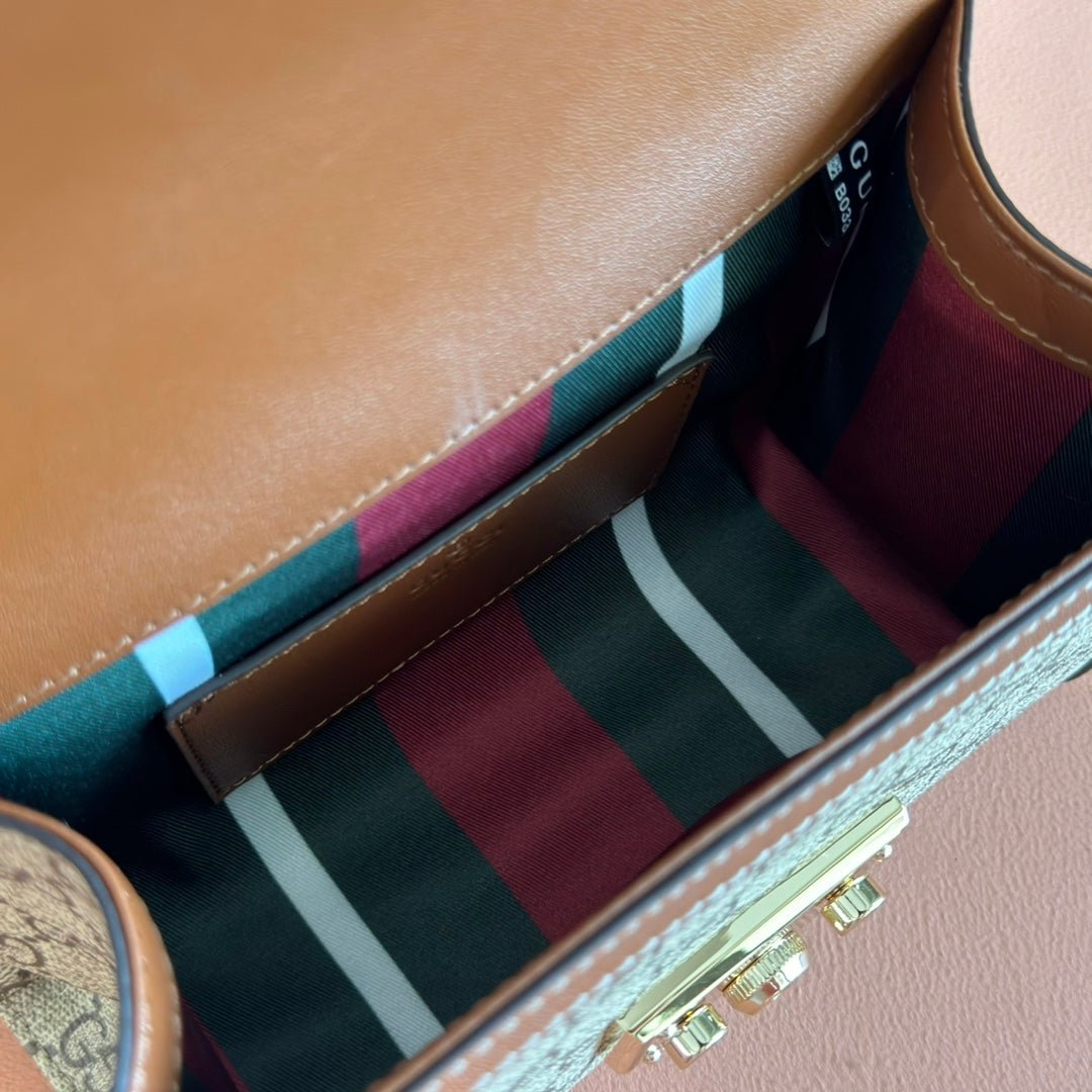 {Style No: 35V5CSAA} GUCCI 25S PADLOCK BAG 20 IN BEIGE CANVAS AND BROWN CALFSKIN - Image 6