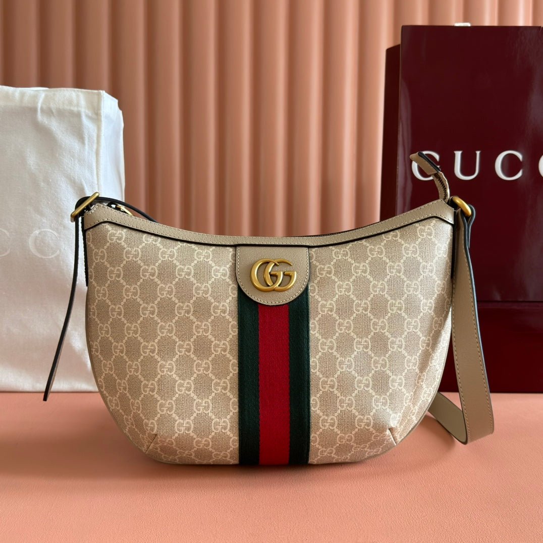 {Style No: 8MJUVRKW} GG 25S EPILOGUE BAG 30 IN BEIGE AND WHITE CALFSKIN