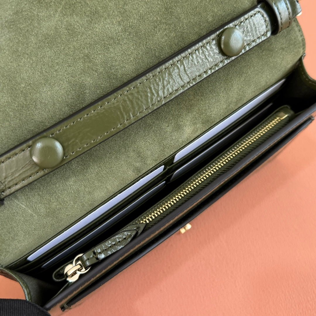 {Style No: LYYGWKE7} GUCCI 25S DIONYSUS WALLET ON CHAIN 20 IN GREEN GLOSSY CALFSKIN - Image 4