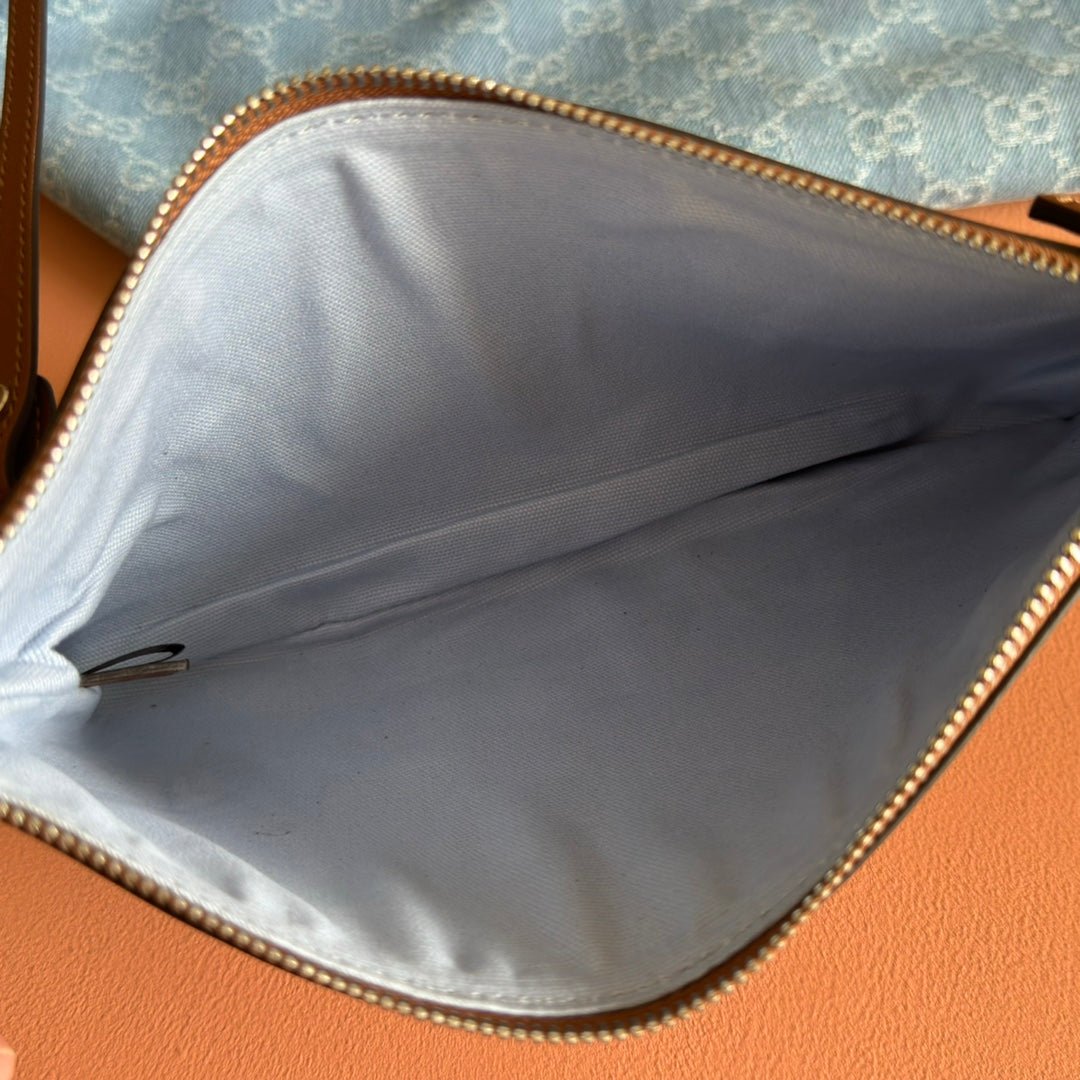 {Style No: SHY9W57D} GUCCI 25S TOTISSIMA LARGE TOTE BAG 30 IN BLUE AND WHITE CANVAS - Image 6