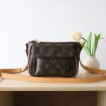 {Style No: GWT7MQSO} LV 25S SHOULDER BAG 19 IN BROWN MONOGRAM CALFSKIN GOLD HARDWARE