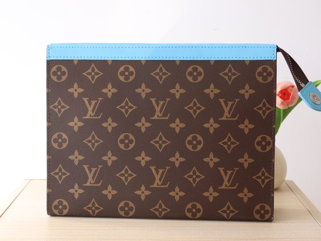 {Style No: 3WCKDFTS} LV 25S POCHETTE VOYAGE 26 IN GASTON BLUE MONOGRAM MACASSAR COATED CANVAS - Image 2