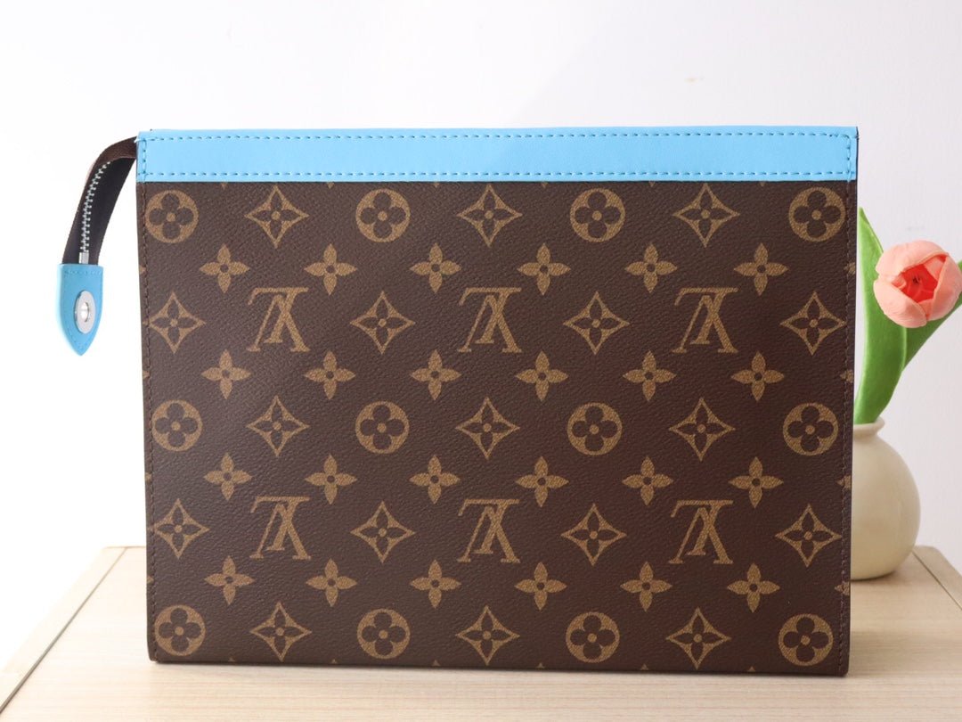 {Style No: 3WCKDFTS} LV 25S POCHETTE VOYAGE 26 IN GASTON BLUE MONOGRAM MACASSAR COATED CANVAS - Image 7