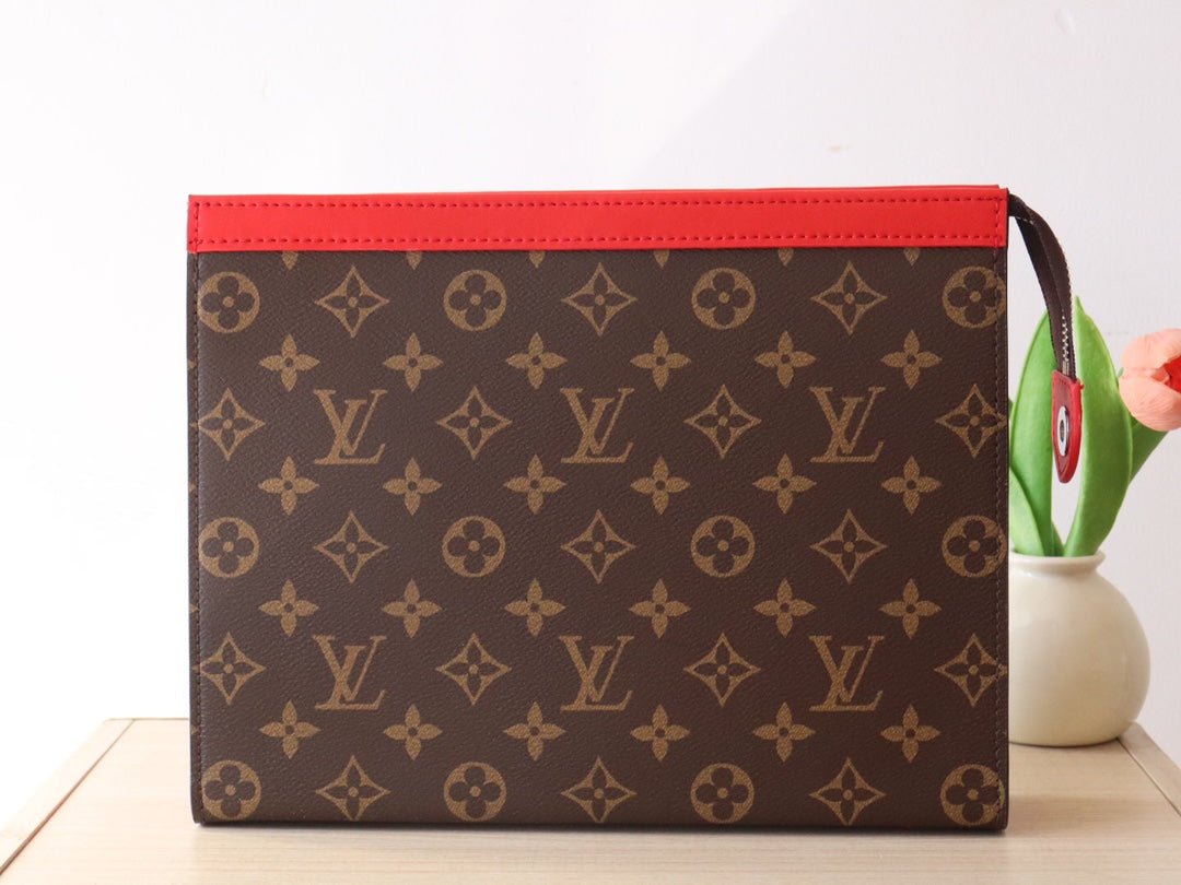 {Style No: RXCTMAKN} LV 25S POCHETTE VOYAGE 26 IN SARI RED MONOGRAM MACASSAR COATED CANVAS - Image 2