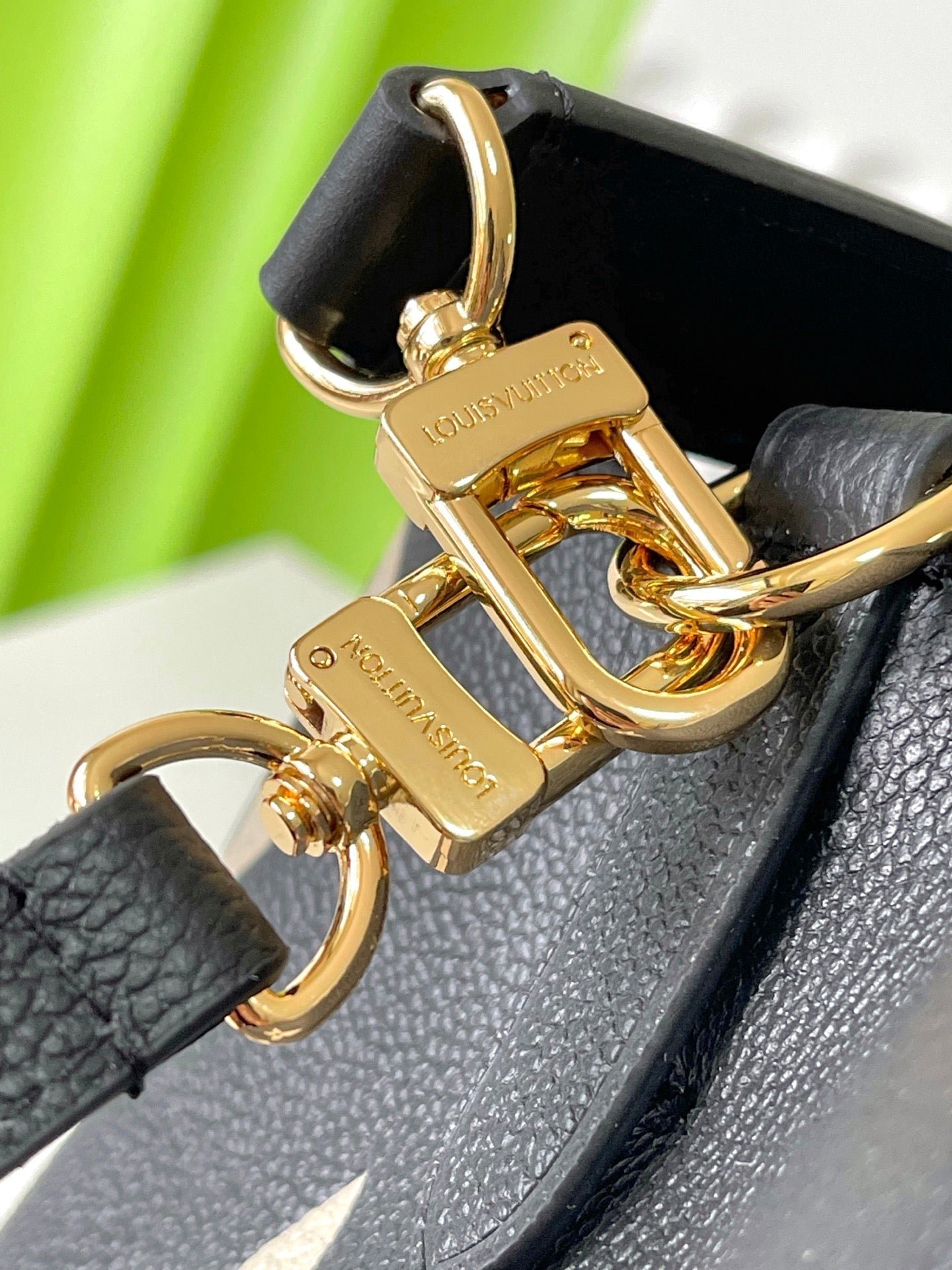 {Style No: ENUU5EVD} CRAFTY NEONOE 26 IN BLACK AND CREAM BICOLOR EMPREINTE CALFSKIN - Image 6