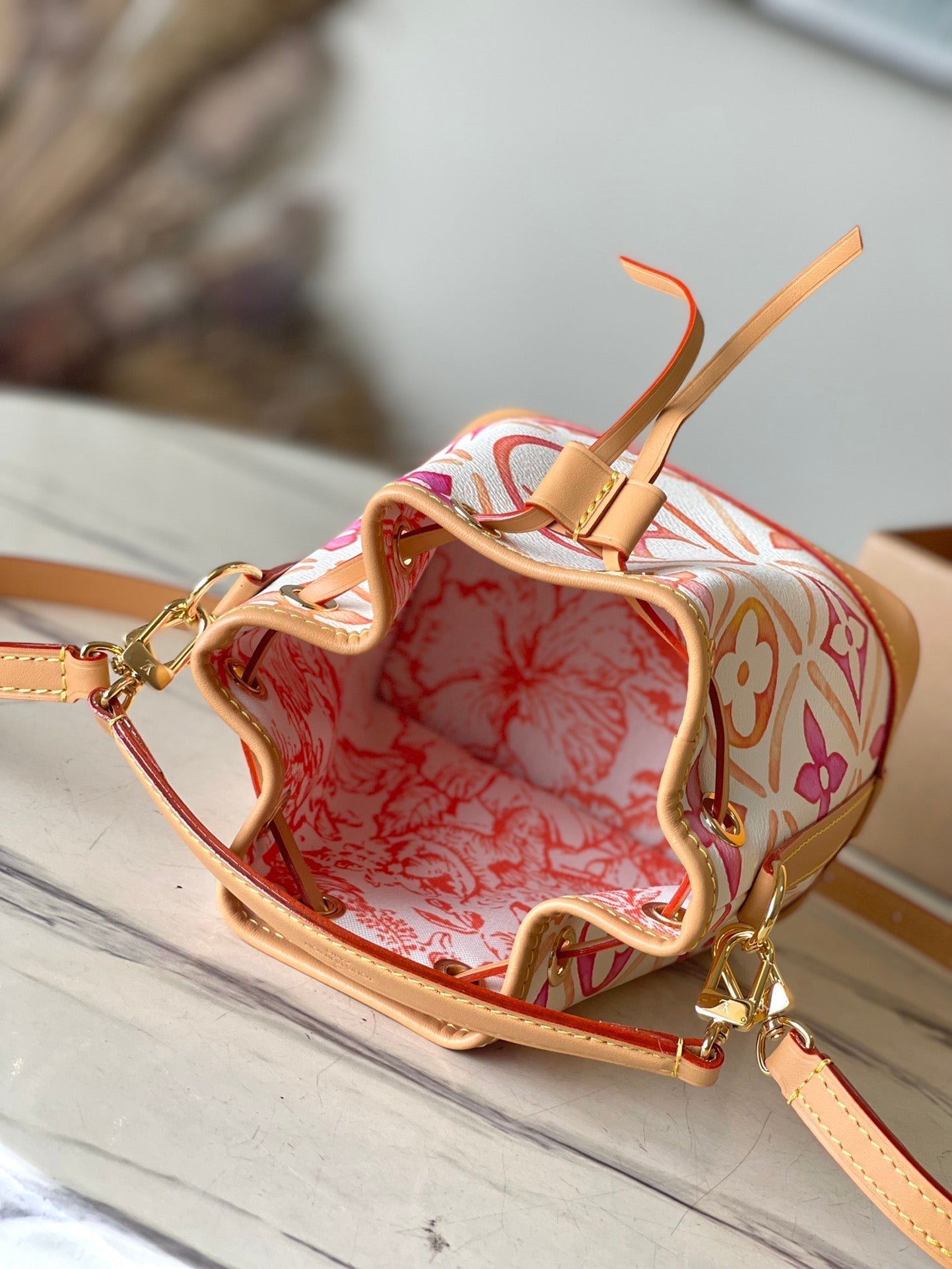 {Style No: JJII6IM4} NANO NOÉ 16 IN CORAL MONOGRAM TILES CANVAS - Image 4