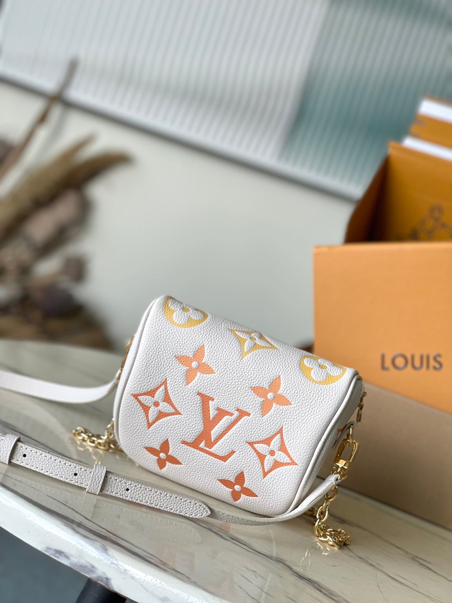 {Style No: J11NDO9O} MINI BUMBAG 17 IN WHITE ORANGE MONOGRAM EMPREINTE LEATHER GOLD HARDWARE - Image 8