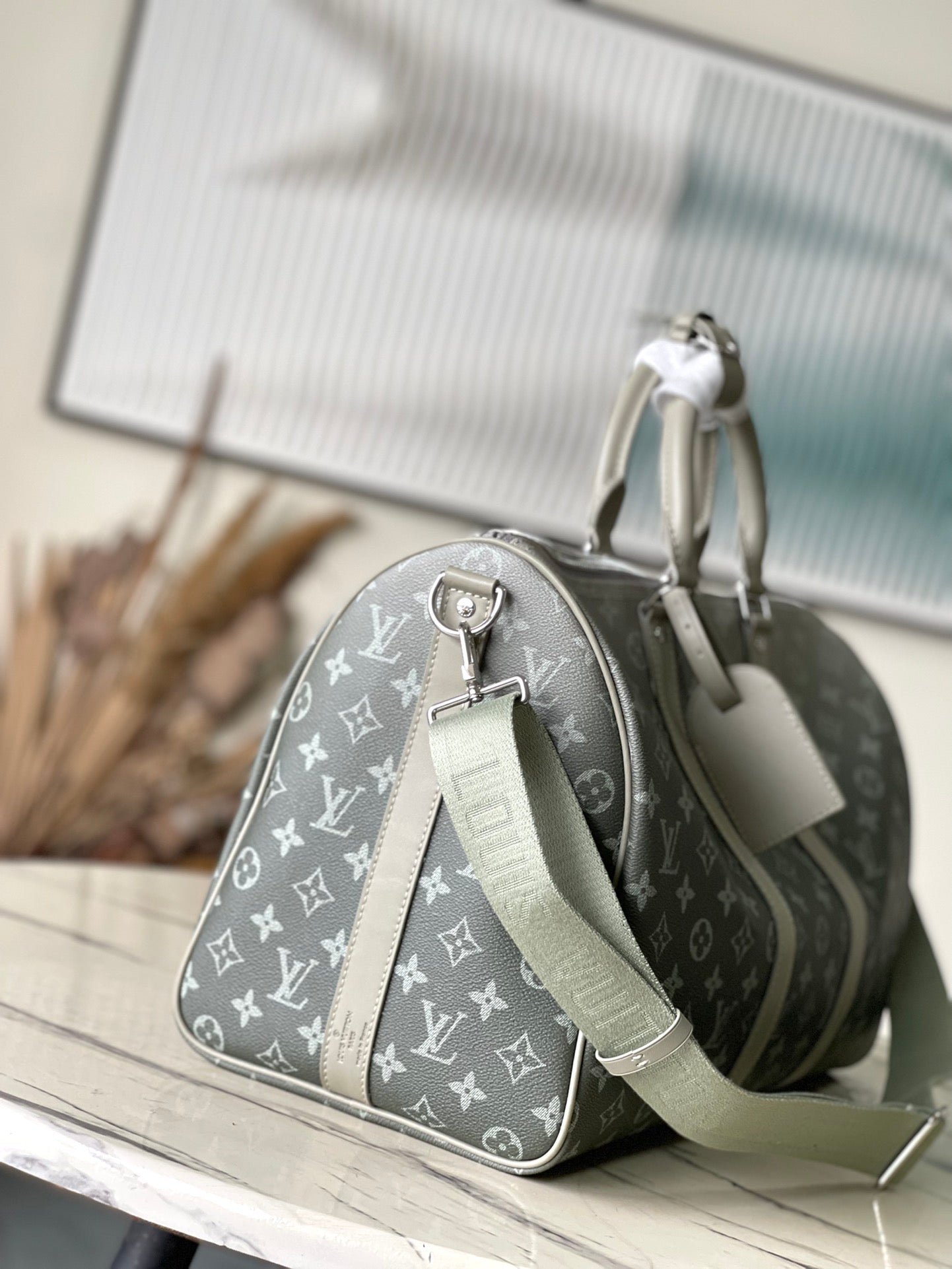 {Style No: 62KV4PQC} KEEPALL BANDOULIÈRE 45 IN GRAY MONOGRAM GRADIENT CANVAS - Image 6