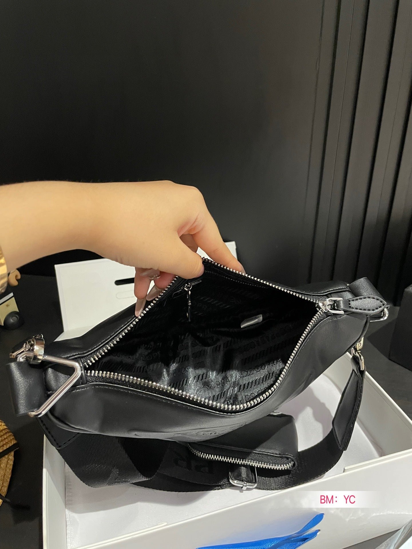 {Style No: X9519Y99} PRA TRIANGLE 26 SHOULDER BAG IN BLACK CALFSKIN - Image 9