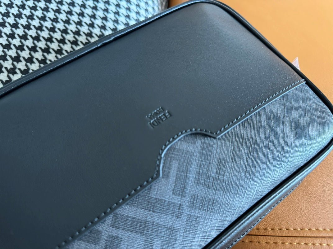 {Style No: U1CNV85G} CLUTCH 22 WITH FF MOTIF IN DARK GRAY TEXTURED FABRIC AND BLACK LAMBSKIN TRIM - Image 3