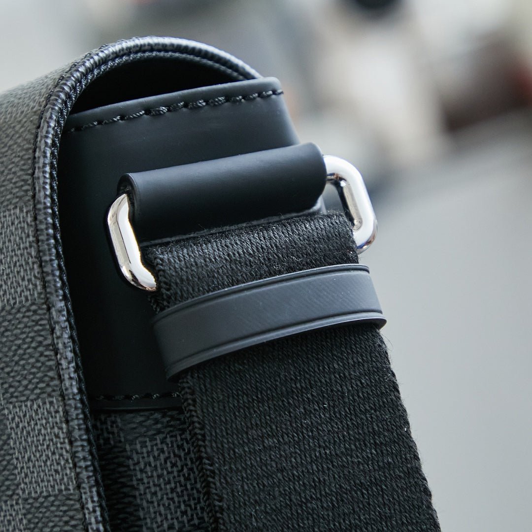 {Style No: 8GG5MGMF} DISTRICT 25 IN GREY BLACK DAMIER GRAPHITE CANVAS - Image 4