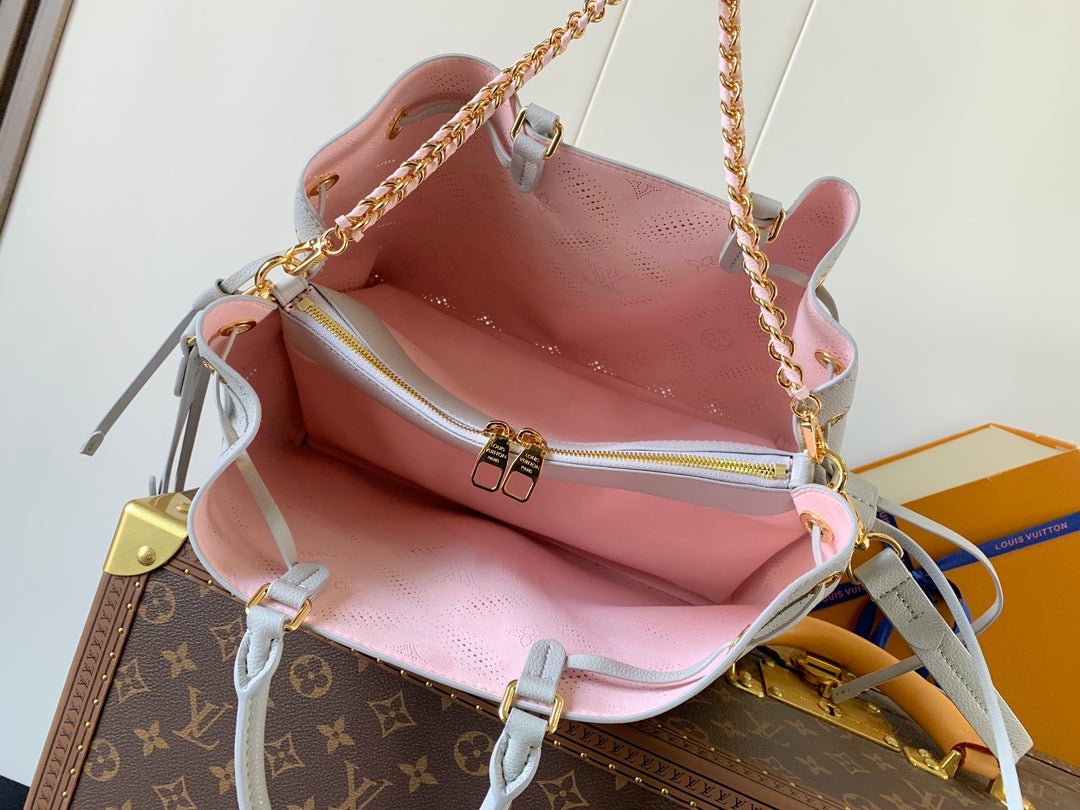{Style No: X58QBT65} LV 25S BELLA TOTE BAG 32 IN PINK GREY PERFORATED MAHINA CALFSKIN - Image 4