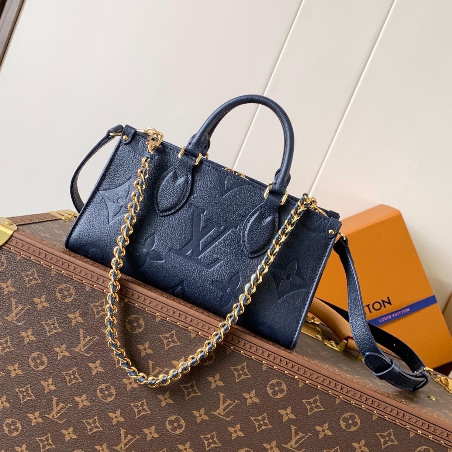 {Style No: XCJHYKEI} LV 25S ONTHEGO EAST WEST BAG 25 IN NAVY BLUE CALFSKIN MONOGRAM EMPREINTE