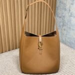 {Style No: KVJNU4PO} LE 5 À 7 LARGE SUPPLE BAG 31 IN TORTILLA BROWN CALFSKIN