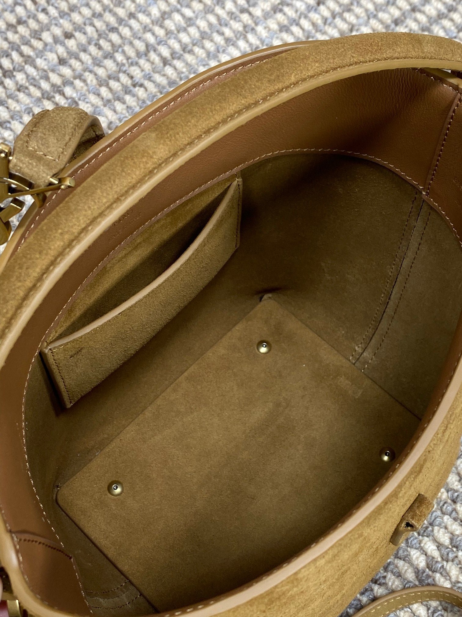 {Style No: G61SN7C2} LE 37 SMALL BUCKET BAG 20 IN BROWN SUEDE GOLD HARDWARE - Image 7