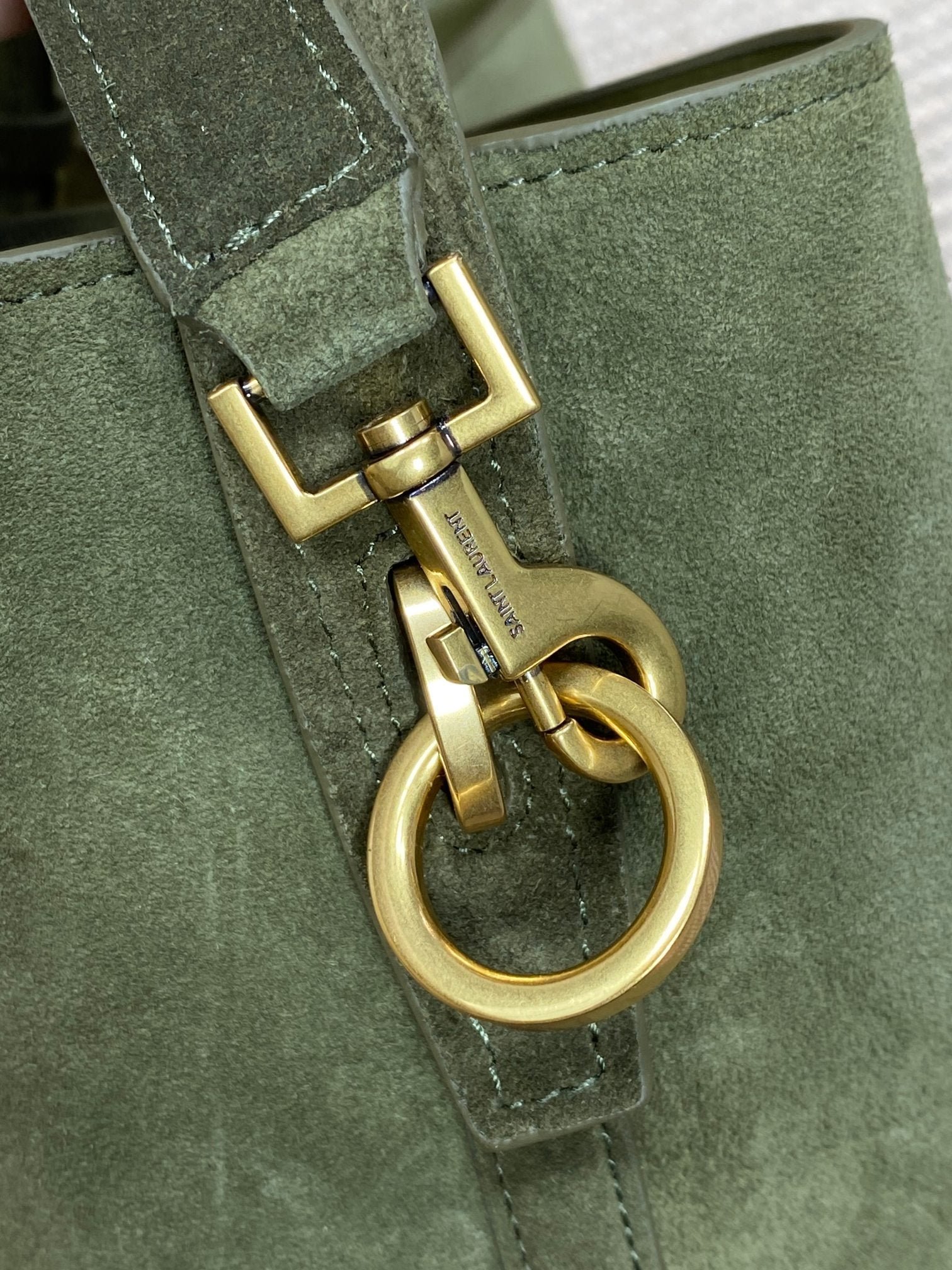 {Style No: IONYXZG2} LE 37 SMALL BUCKET BAG 25 IN HUNTER GREEN SUEDE GOLD HARDWARE - Image 3