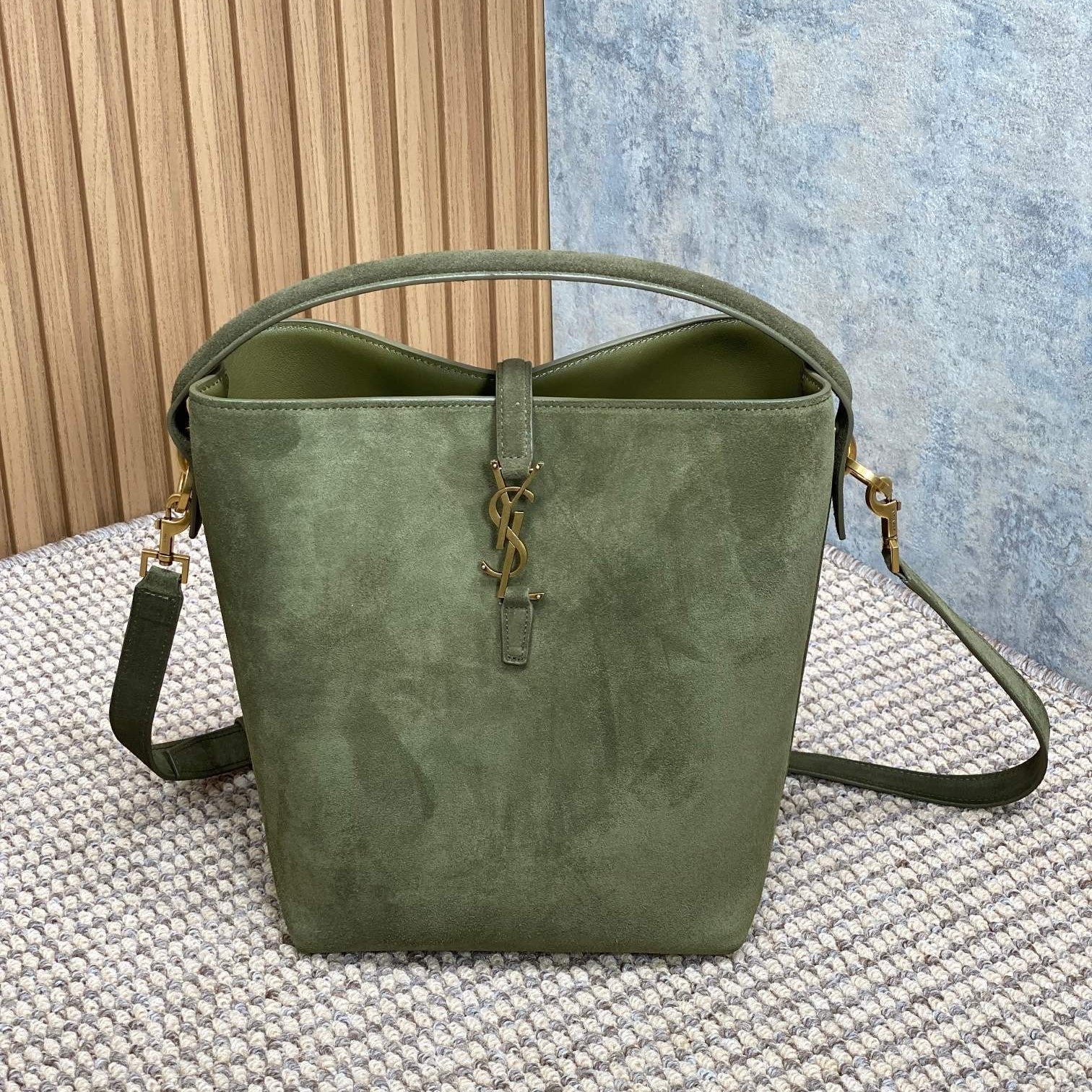 {Style No: IONYXZG2} LE 37 SMALL BUCKET BAG 25 IN HUNTER GREEN SUEDE GOLD HARDWARE