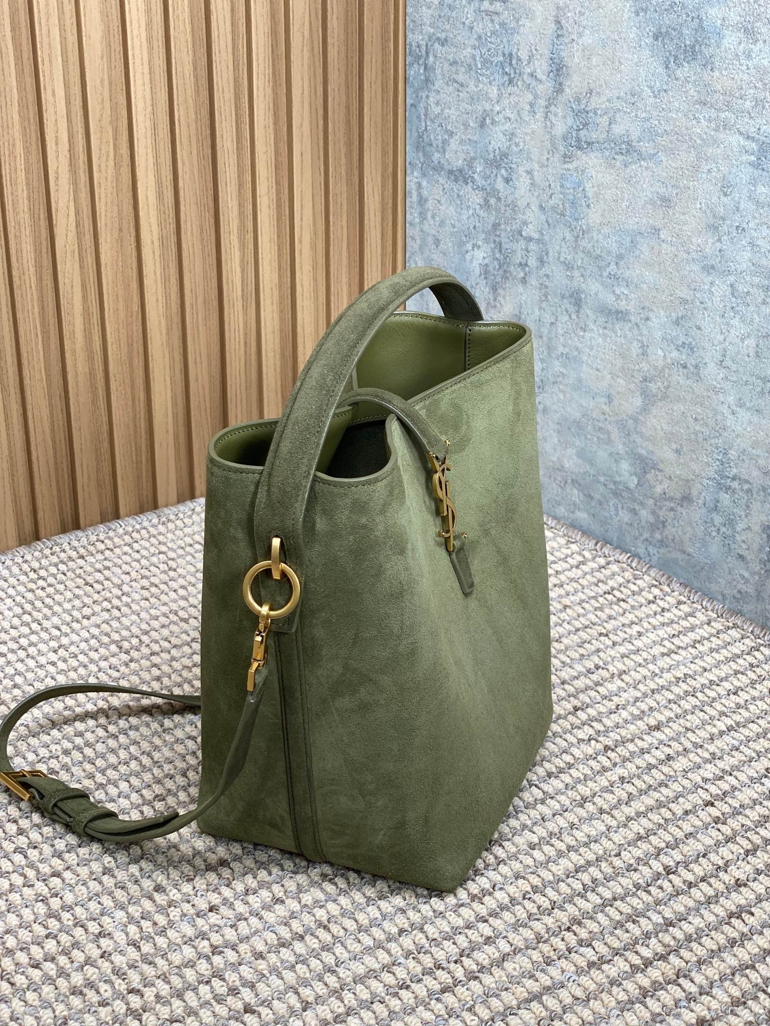 {Style No: IONYXZG2} LE 37 SMALL BUCKET BAG 25 IN HUNTER GREEN SUEDE GOLD HARDWARE - Image 5