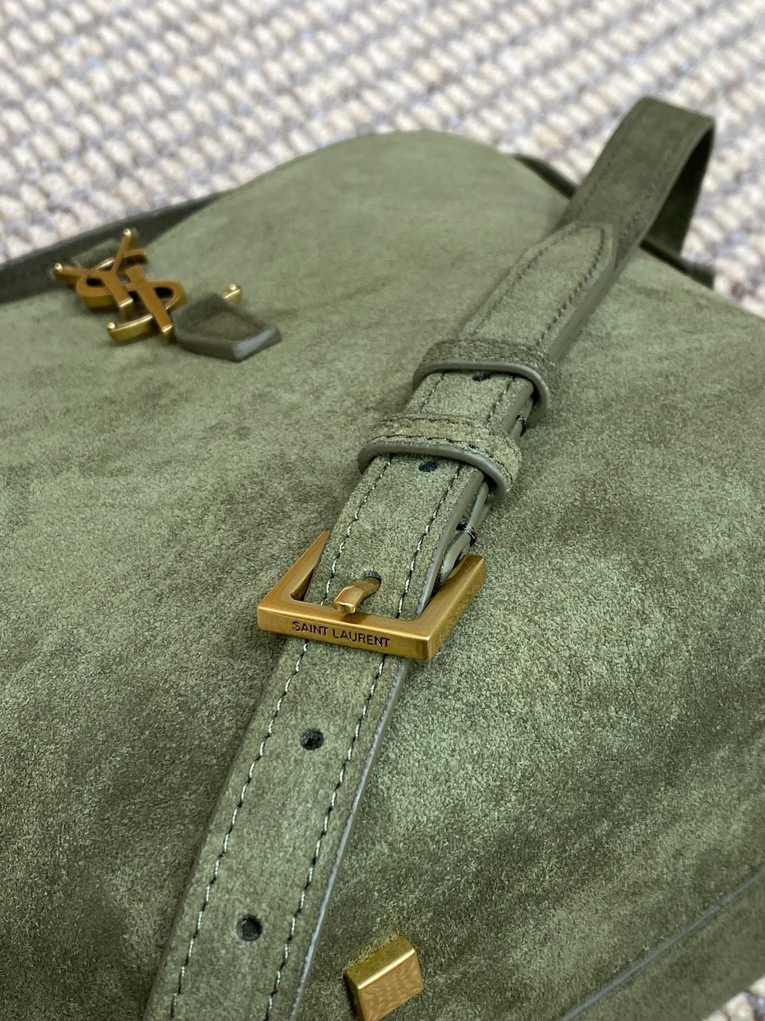 {Style No: 857ORAZ6} LE 37 SMALL BUCKET BAG 20 IN HUNTER GREEN SUEDE GOLD HARDWARE - Image 7